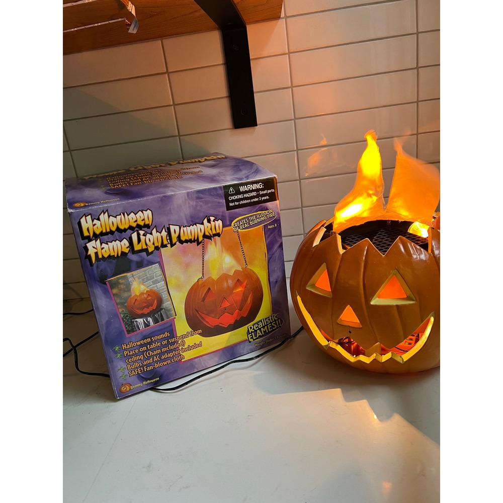Gemmy Halloween Flame Light Pumpkin Realistic Silk Fire Animatronic with Sound